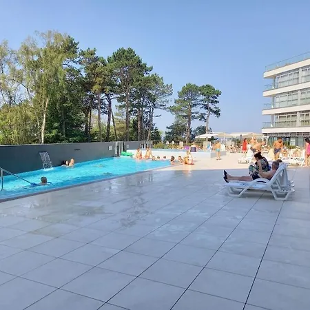 With 2 Bedrooms Apartmán *