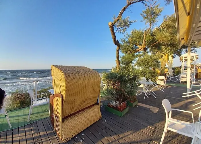 With 2 Bedrooms * מיילנו