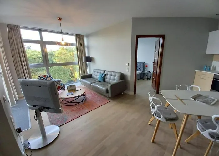 With 2 Bedrooms מיילנו