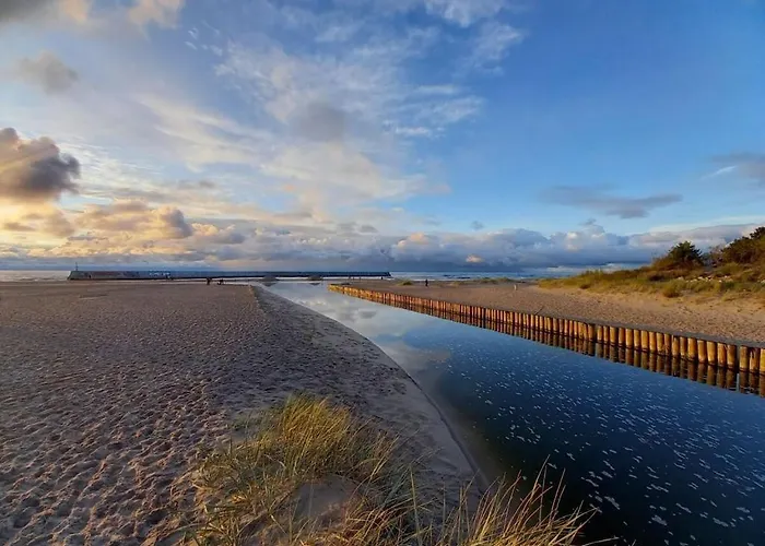 With 2 Bedrooms דירה *